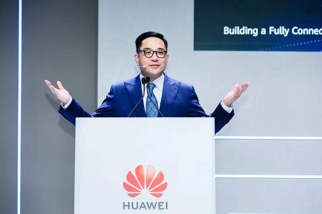 Bruce Xun, President of Huawei Global Technical Service Bruce Xun, President of Huawei Global Technical Service